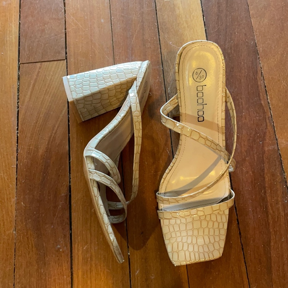 Boohoo block heel